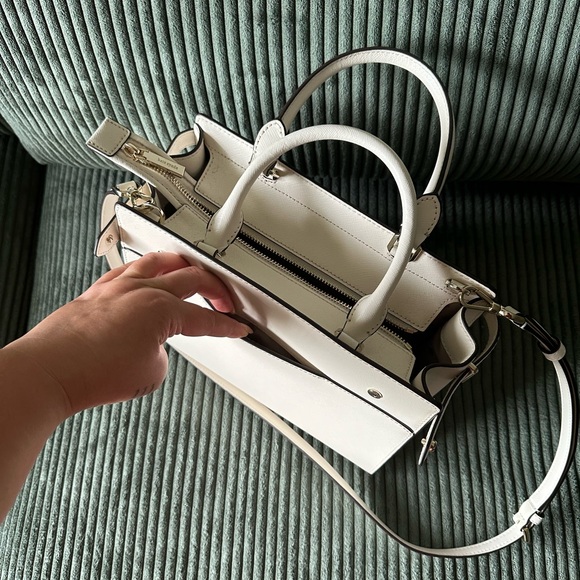 Cream Crossbody Tote Bag - Picture 5 of 8